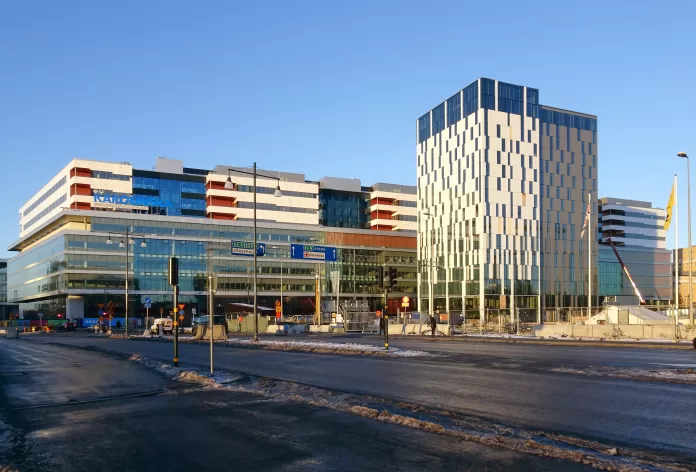 Skanska gjorde en vinst på 5,5 miljarder när de byggde Nya Karolinska, pengar som hade kommit väl till hands nu. Foto: Holger.Ellgaard / Wikimedia Commons (CC BY-SA 4.0)