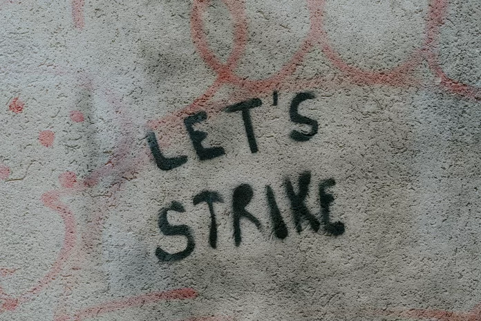 Let's Strike Grafitti